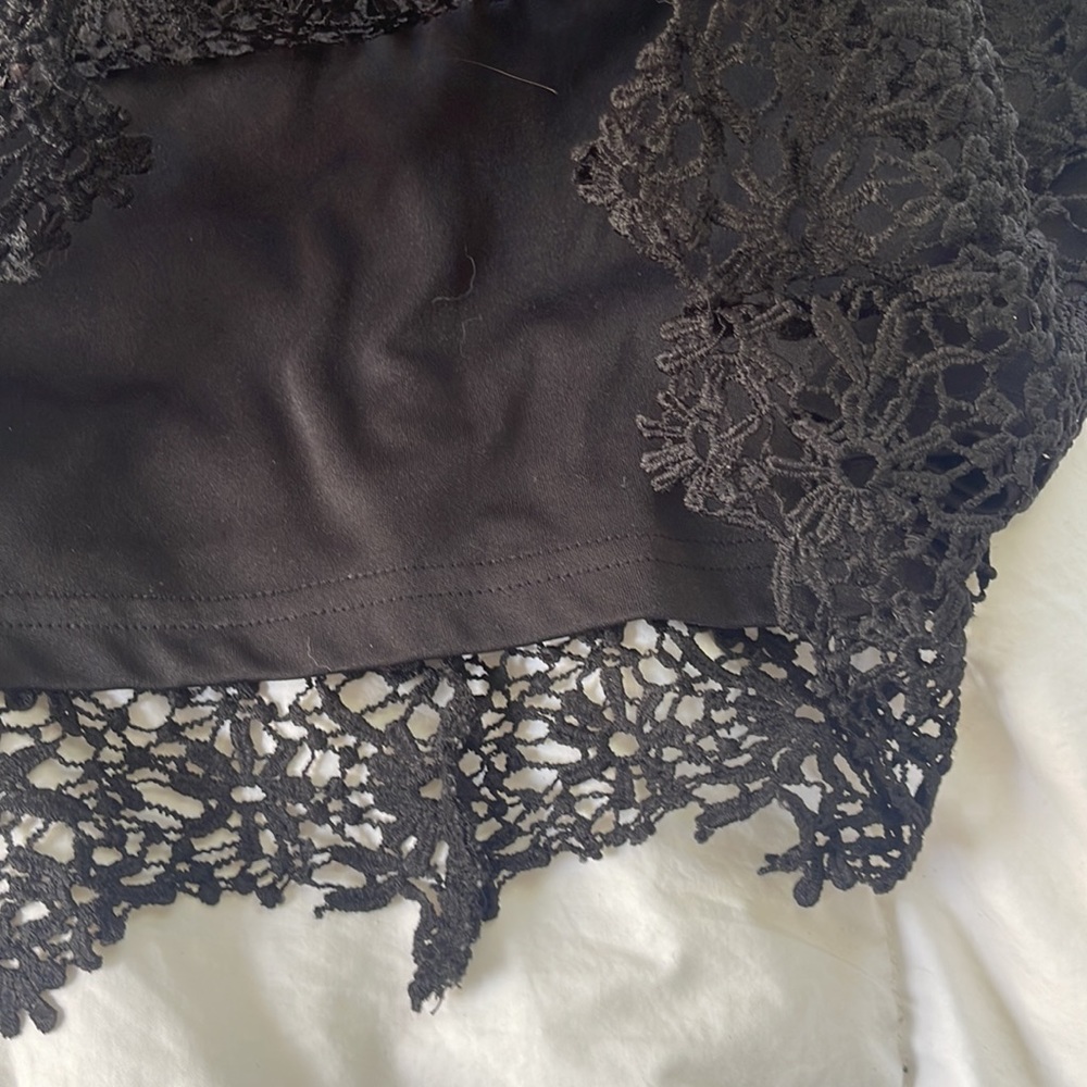 Forever 21 Women's Black Lace Top - Picture 5 of 6